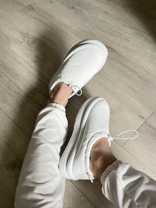 Дутики теплі черевики уггі лофери білі на хутрі ugg maxi clog капці