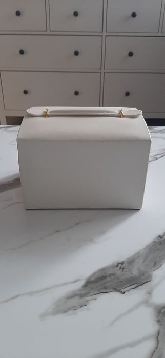 Kuferek na biżuterie , szkatułka , pudełko