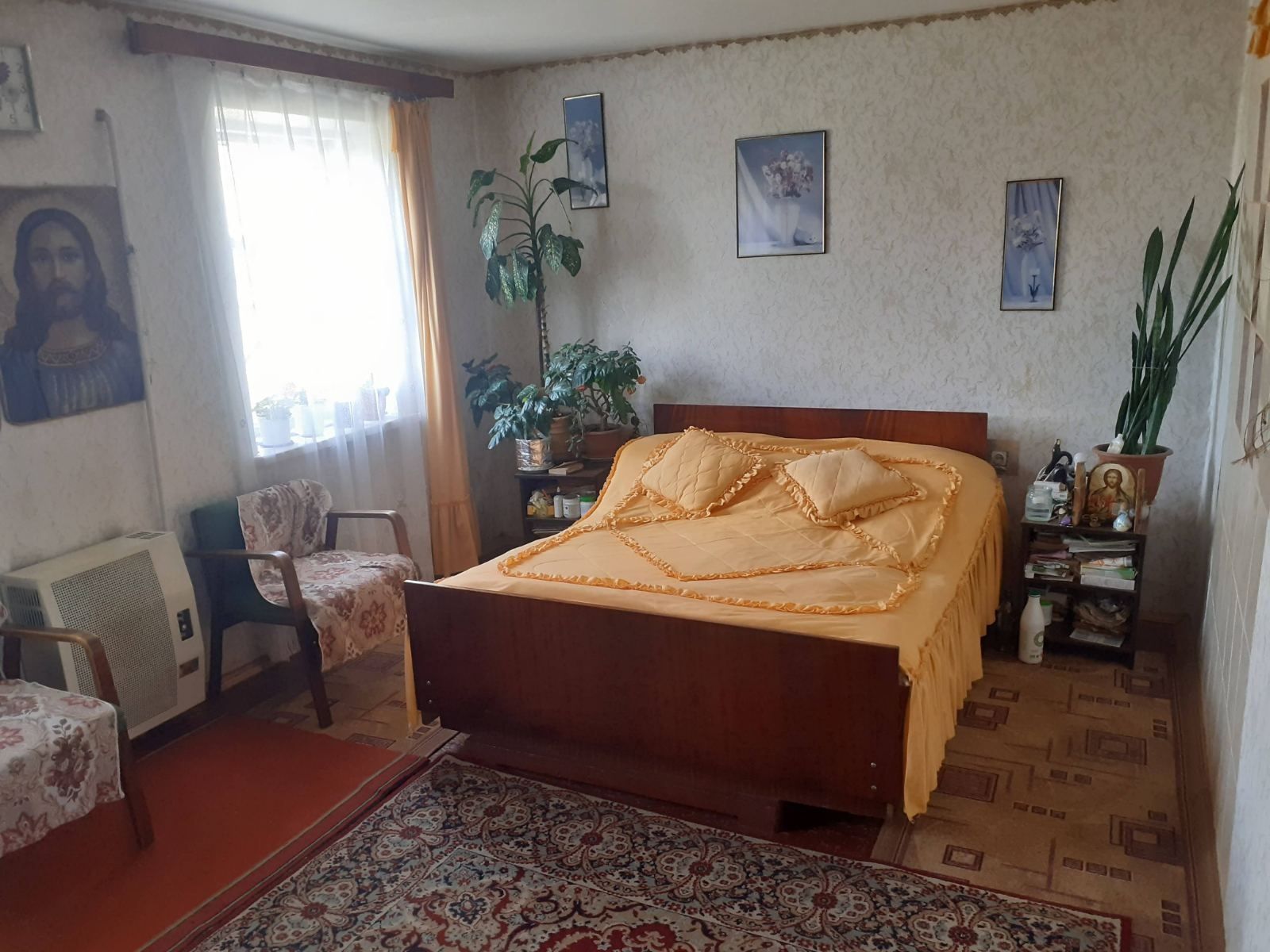 Продам дім ,район дружби гали