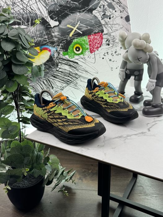 Кросівки Hoka Speedgoat 5 Youth 36 розмір Е6566