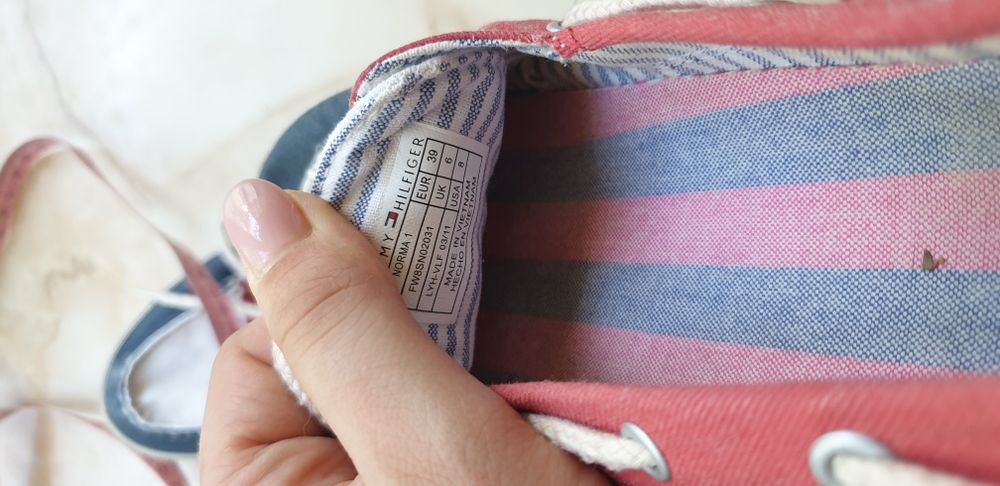 Buty trampki żeglarskie mokasyny Tommy Hilfiger 39