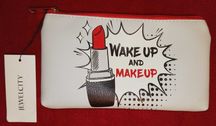 Saszetka kosmetyczka biała czarna czerwona kropki Wake up and make up