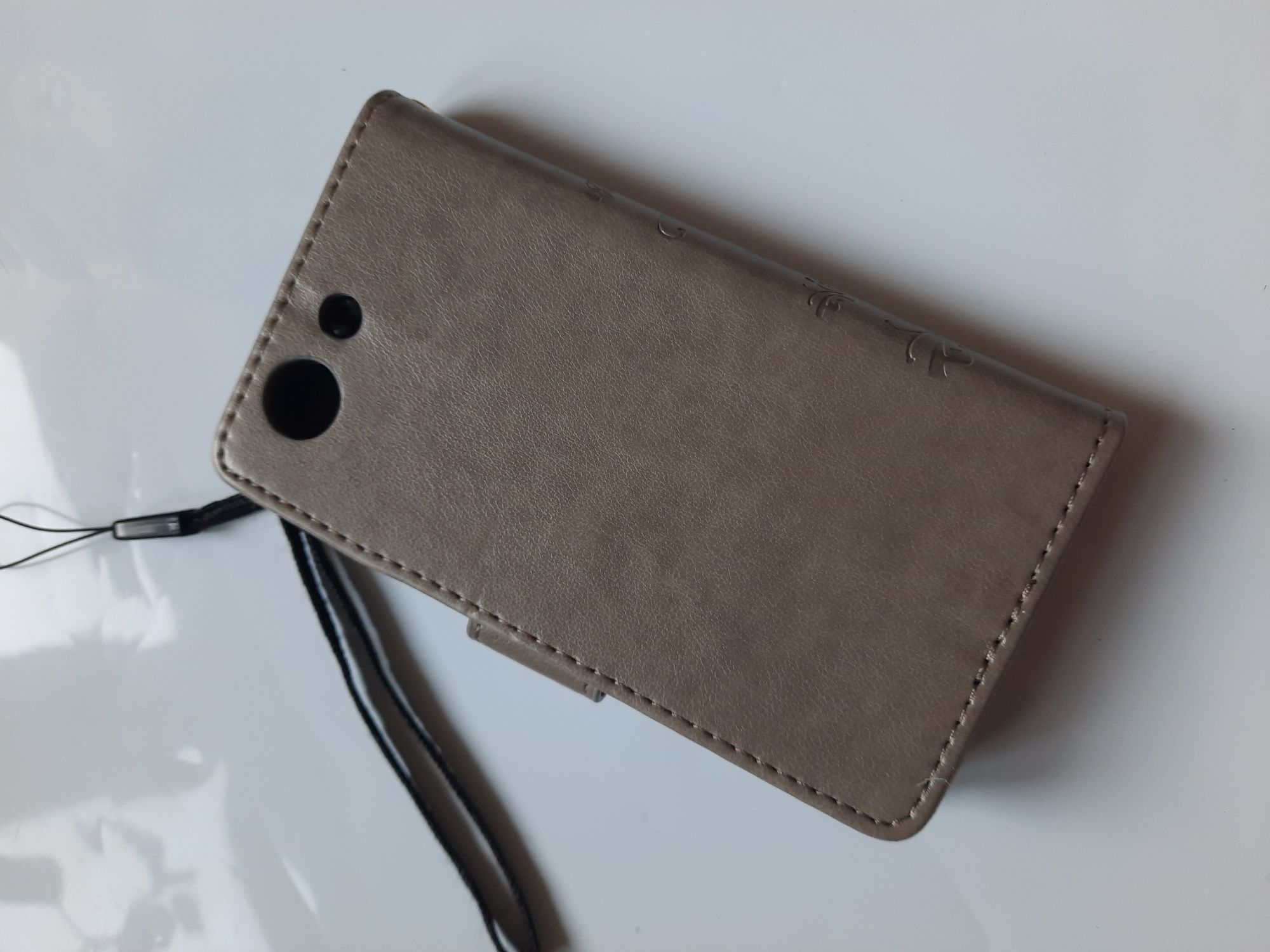 Etui na Sony Xperia z3 mini  zamykany