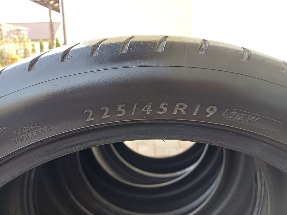 Opony letnie DUNLOP 225/45 R19 letnie rant ochronny