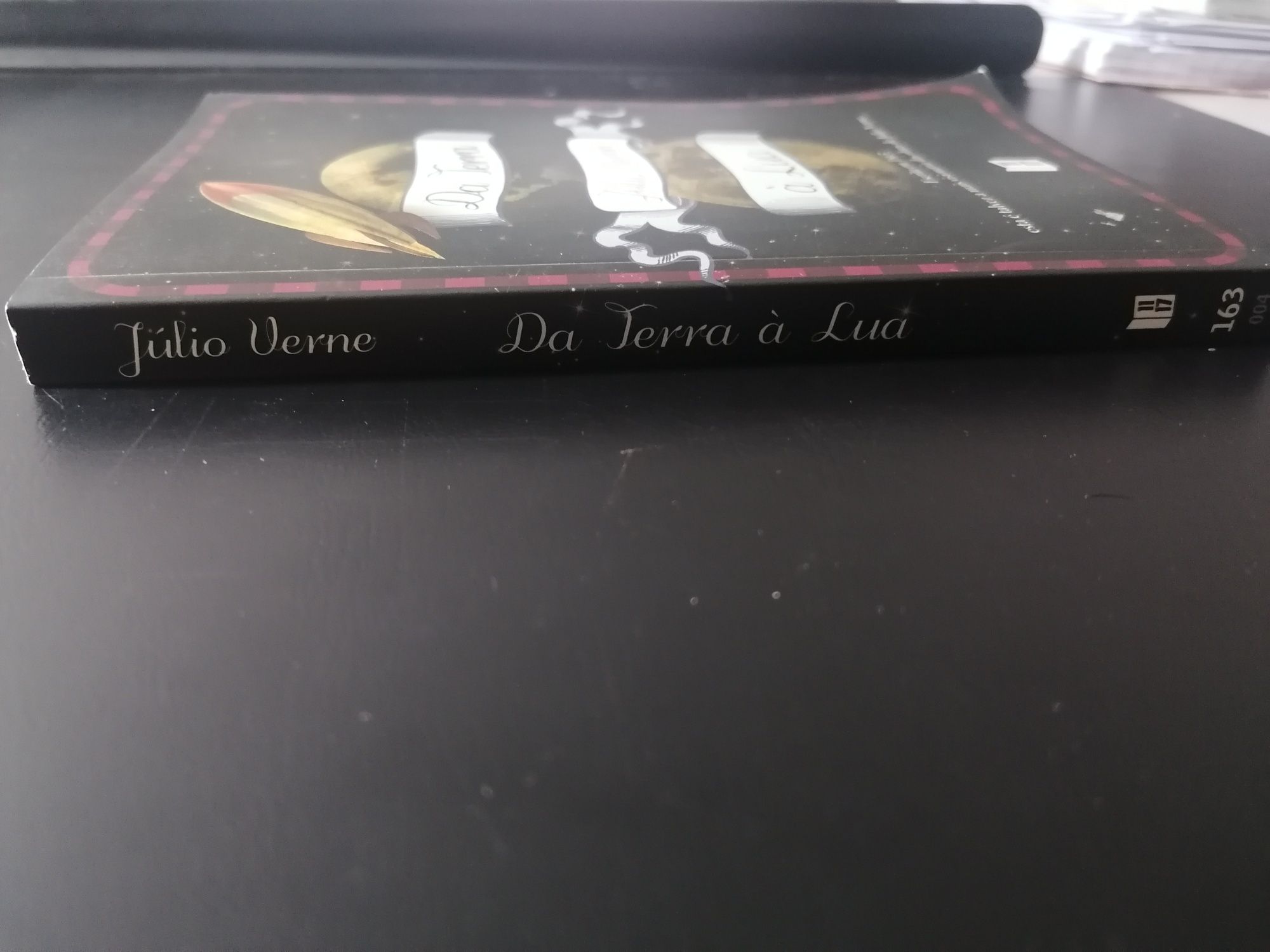Livro Da Terra à Lua de Júlio Verne