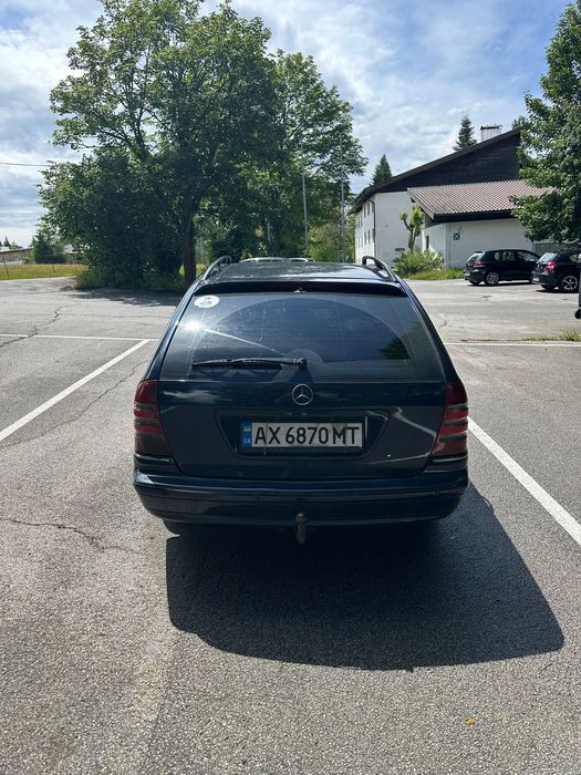 Автомобіль Mersedes-Benz c220 w203