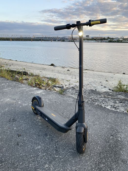Електросамокат Ninebot max