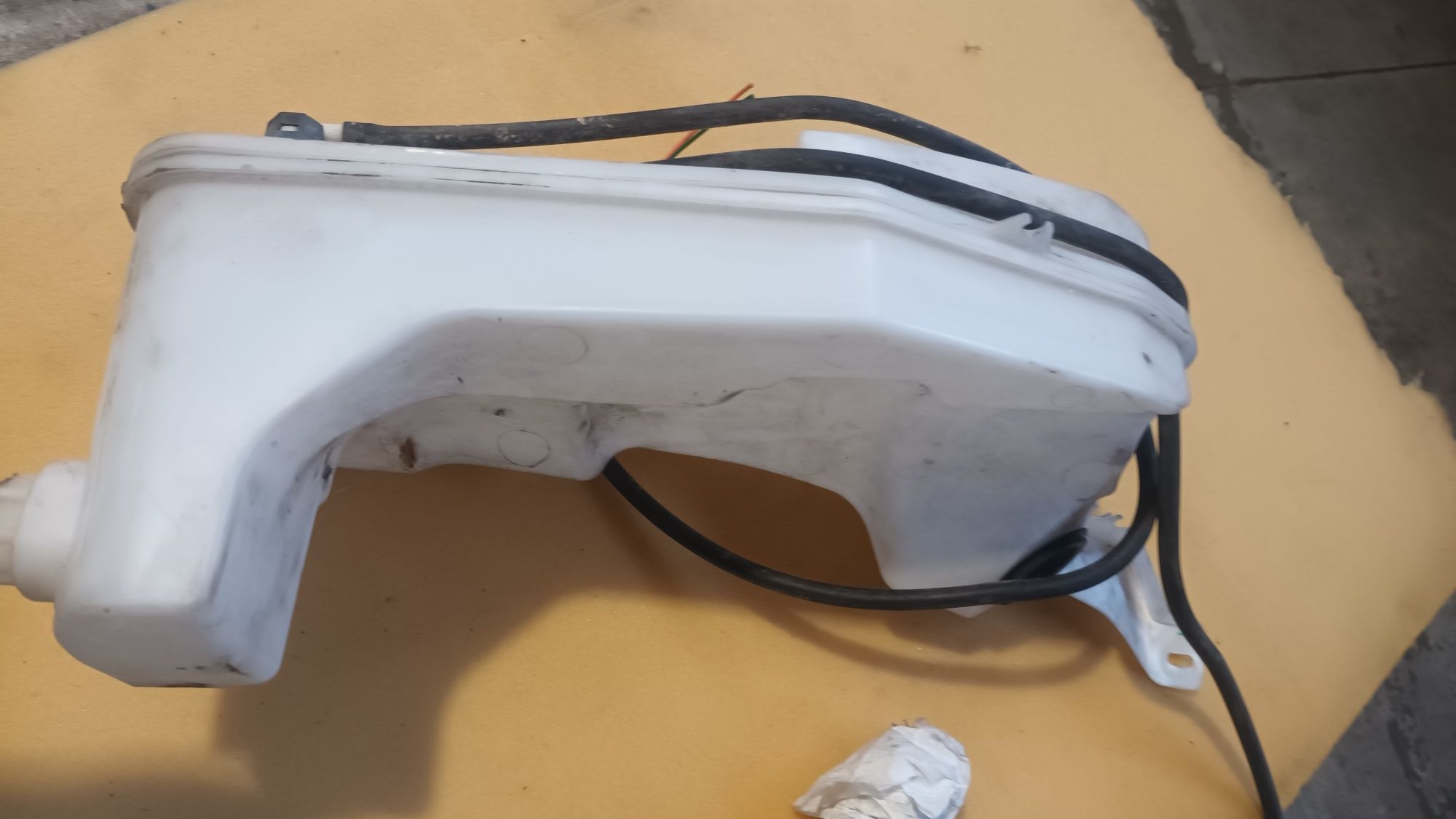 Depósito de esguicho renault clio IV