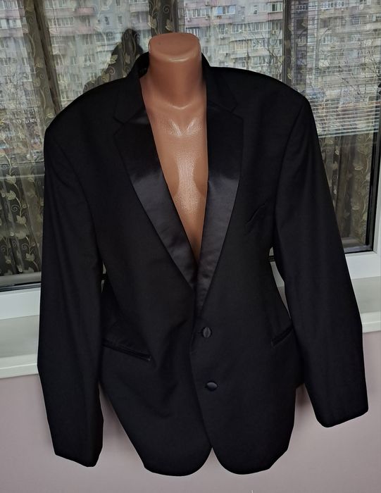 Черный классический нарядный пиджак жакет
