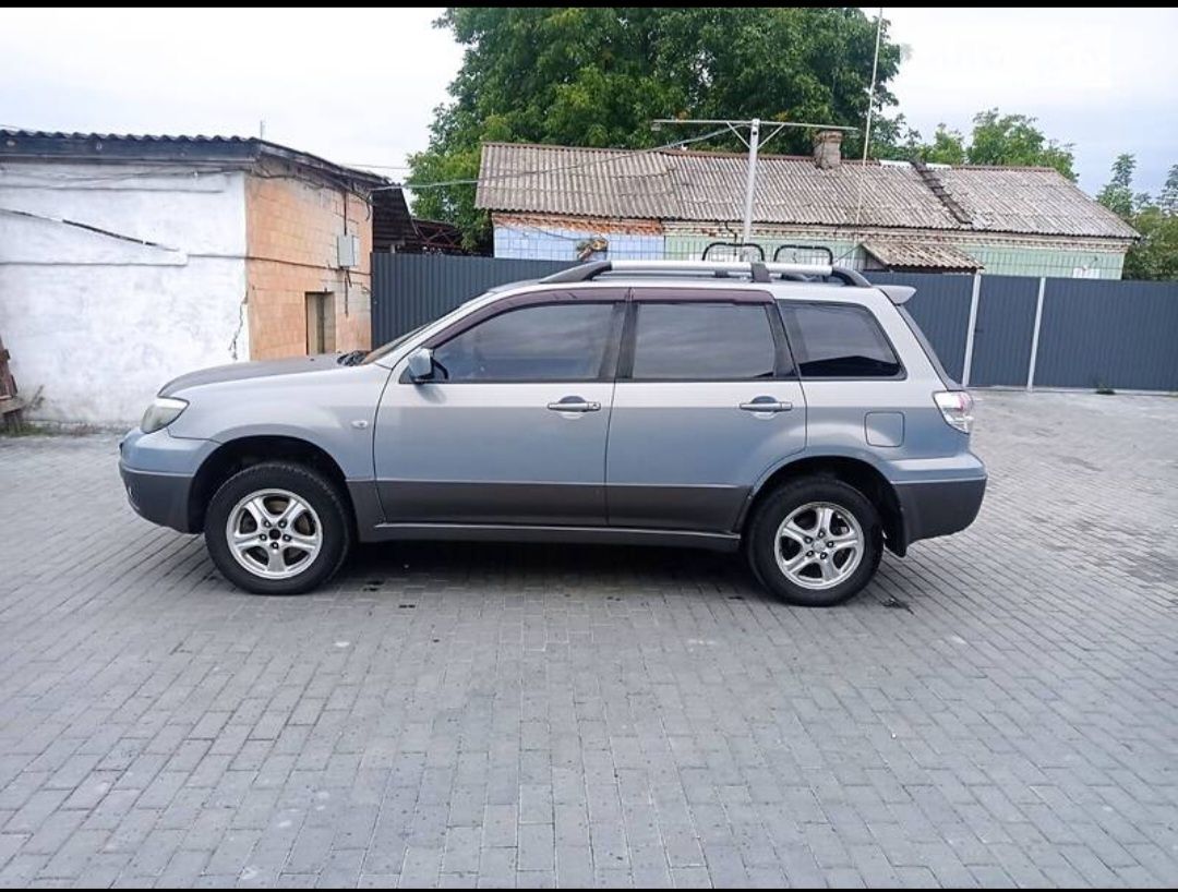 Продам автомобіль Mitsubishi Outlander 2.4