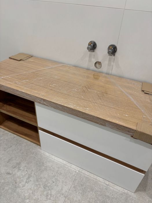 Zestaw pod umywalkę  100 cm lakier/Blat dębowy/fronty biały lakier