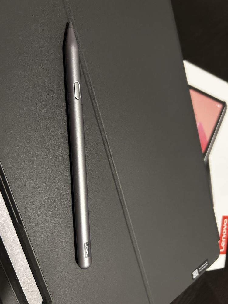 Lenovo tablet P12 com PEN + keyboard