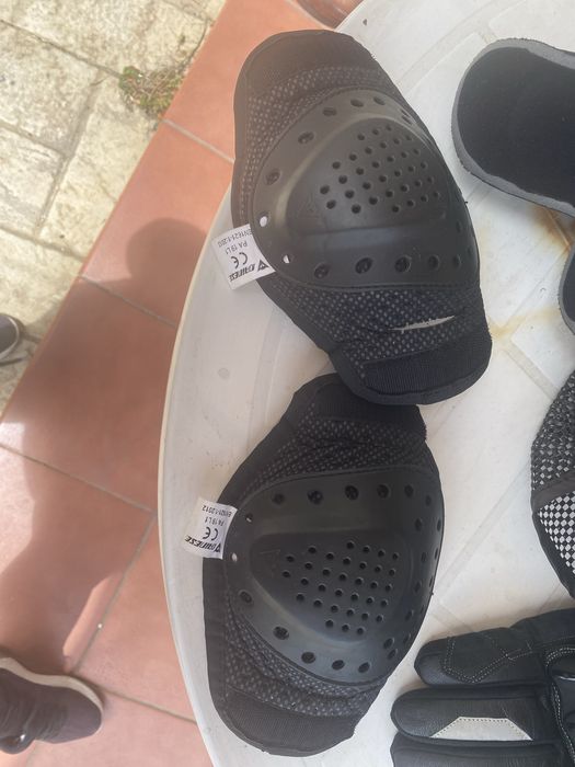 Joelheiras, coroveleiras e ombreiras