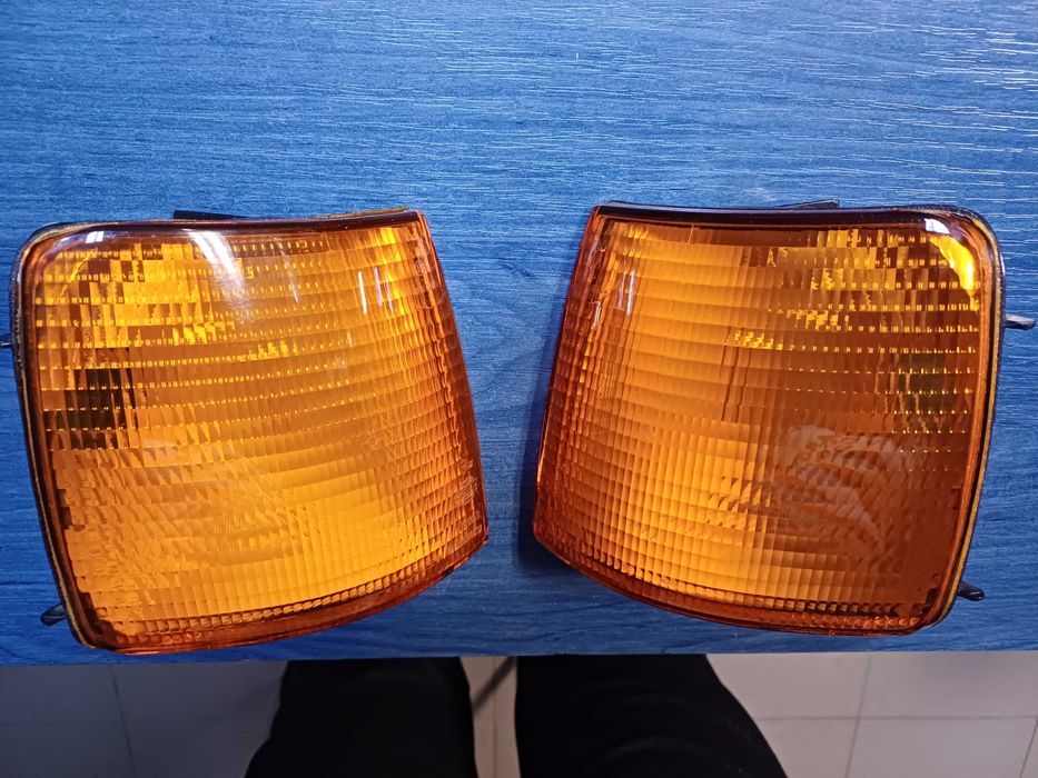 Указатель поворота VW Passat B3 -93 желтый левый