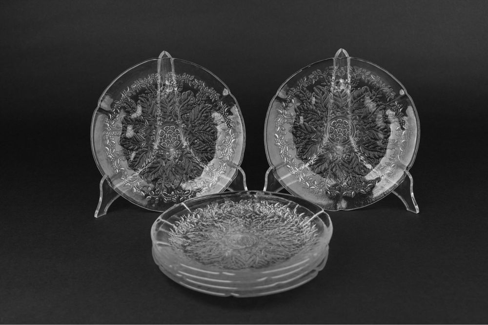 Kosta Boda komplet sześciu talerzy deserowych kwiaty vintage szkło