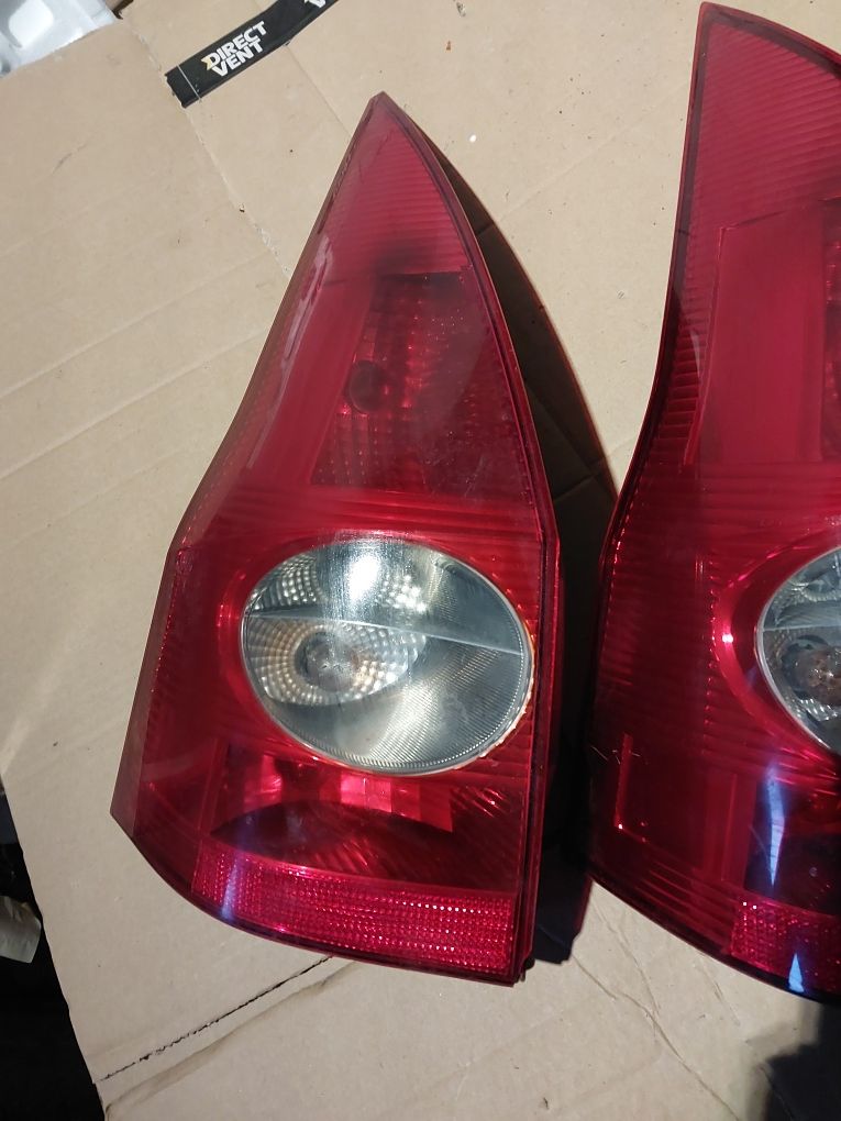 Renault megane II kombi przedlift tylna lampa tył prawa lewa