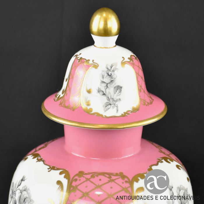 Pote com tampa porcelana Artibus, com apontamentos a ouro