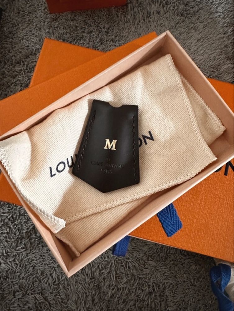 Louis Vuitton zawieszka do Alma bb