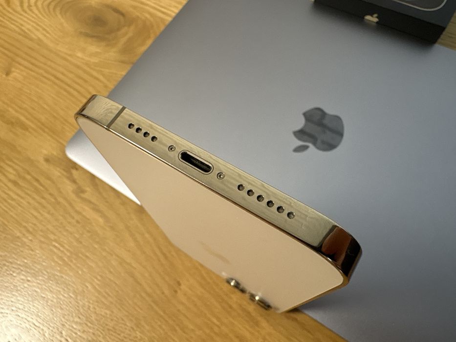 Стан новий iphone 12 pro max