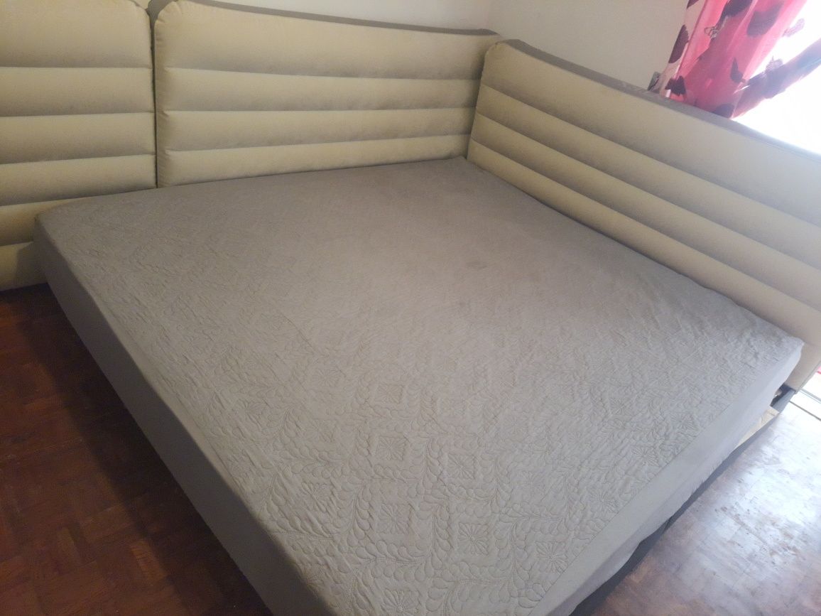 Cama com colchão
