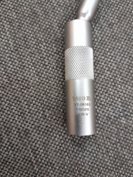 Ключ для свечей зажигания 12-гранный 14 мм  Yato YT-08163