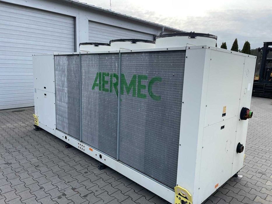 Agregat wody lodowej chiller Aermec NRL 080 o wydajności 211 kW