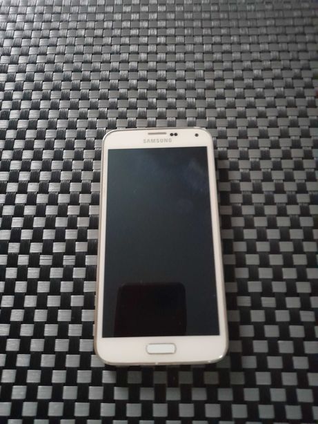 Samsung GALAXY S5 білого кольору