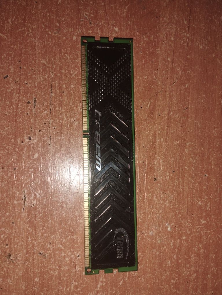 Продам 2 Планки ОЗУ DDR3 на 2 гігабайта