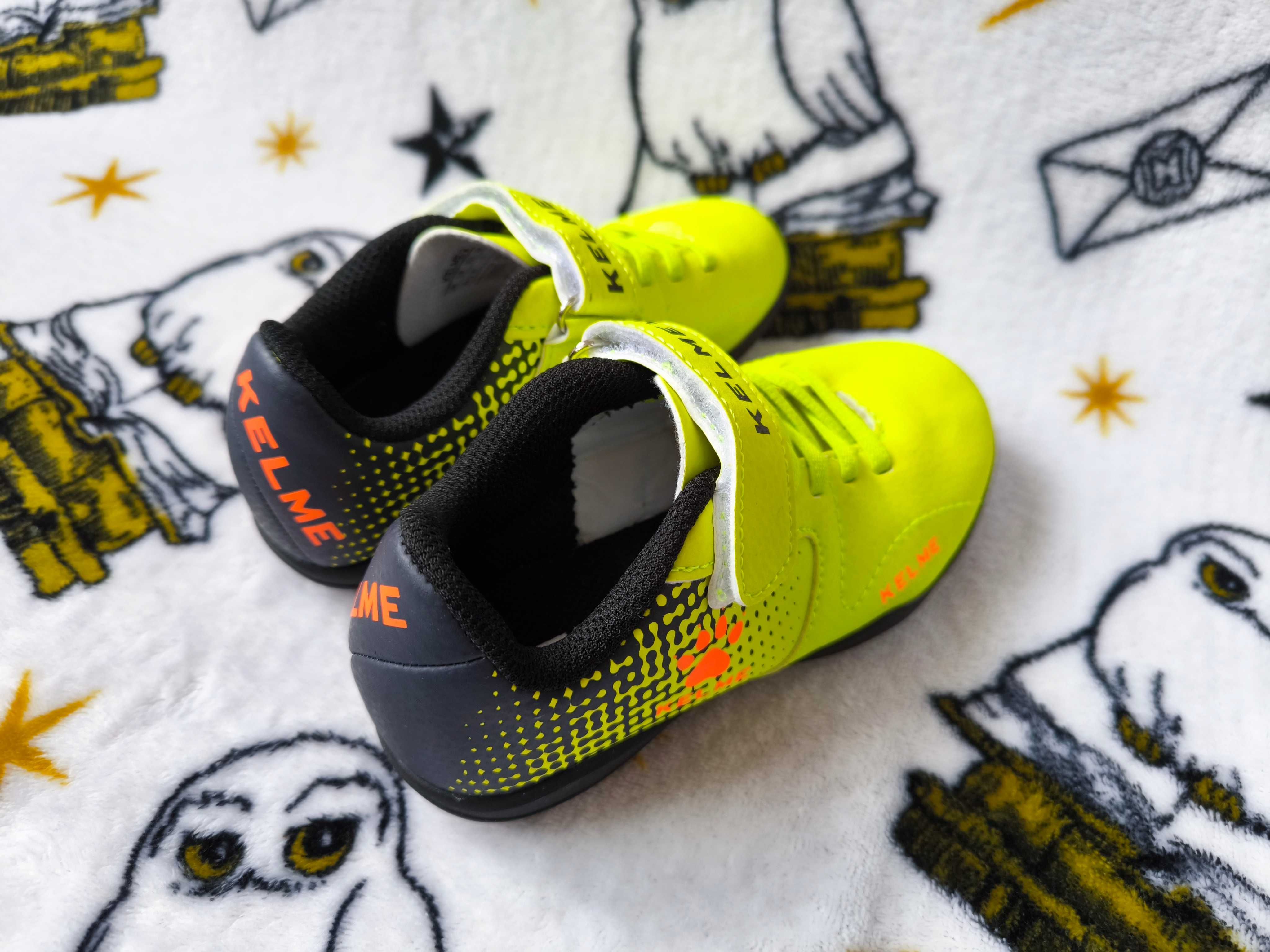 Сороконіжки футбольні дитячі на липучці KELME, р.28, 17,5 см