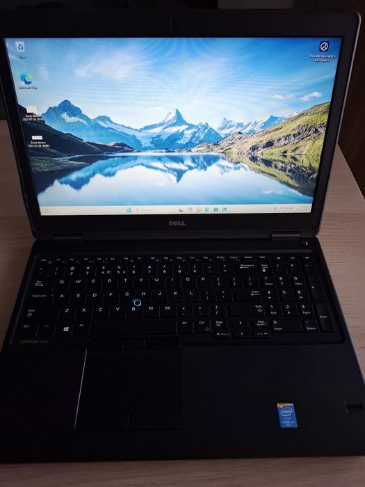 Laptop Dell Latitude E5550 Win 11, Intel Core i5, 238GB, 8GB RAM