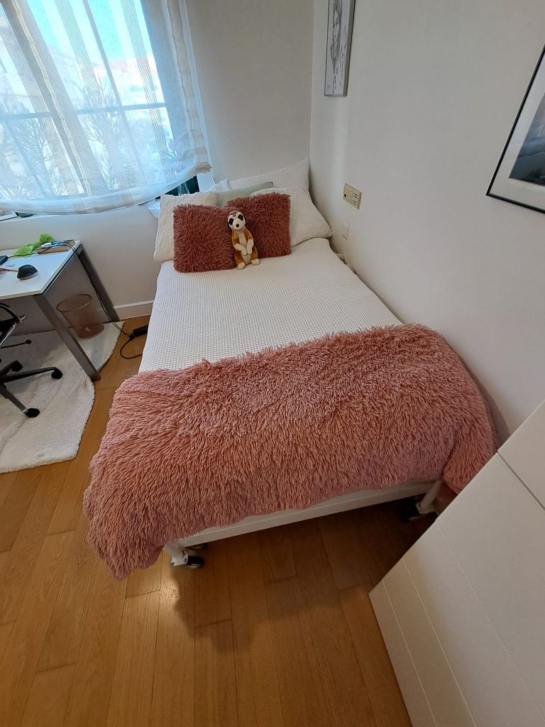 Cama de casal com cama extra