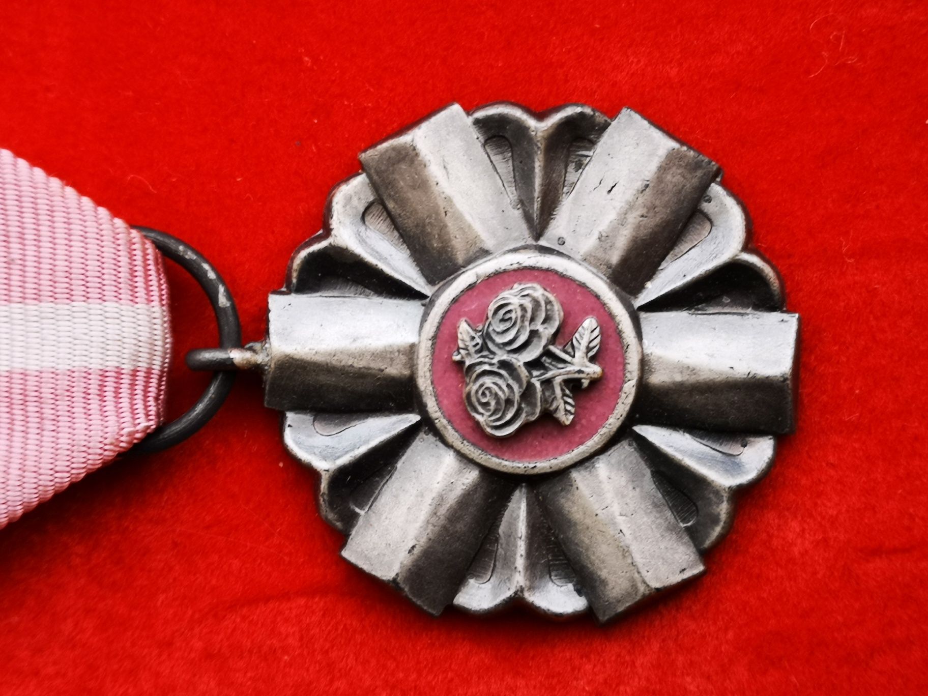 Srebrny medal za długoletnie pożycie małżeńskie odznaczenie PRL okazja
