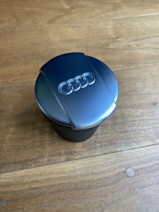 Nowa oryginalna popielniczka AUDI