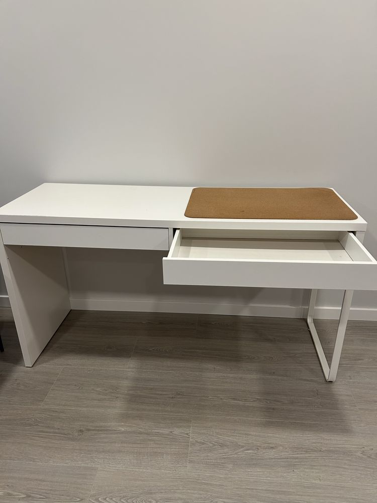 Secretária IKEA Micke – branca, com 2 gavetas