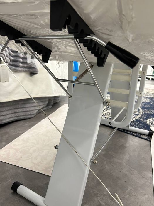 Професійні кушетки для масажу, косметології