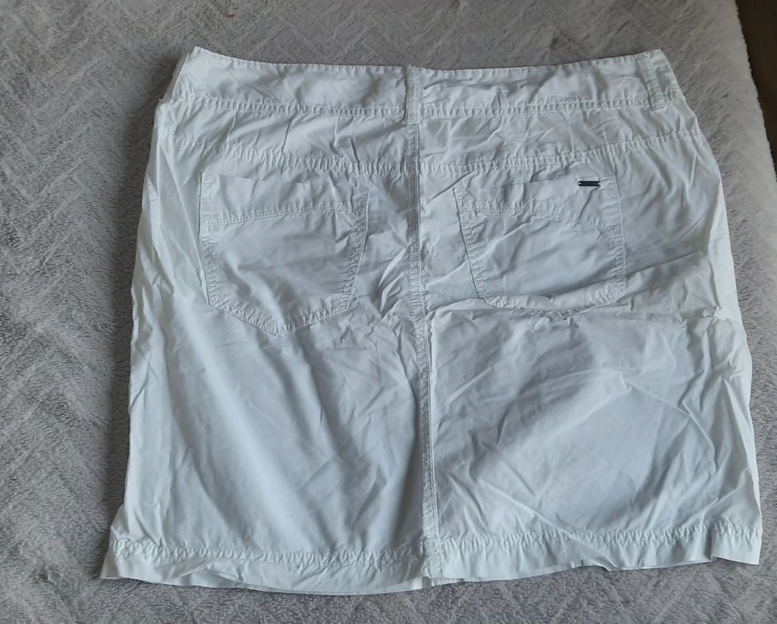 Spódnica biała mini r.44