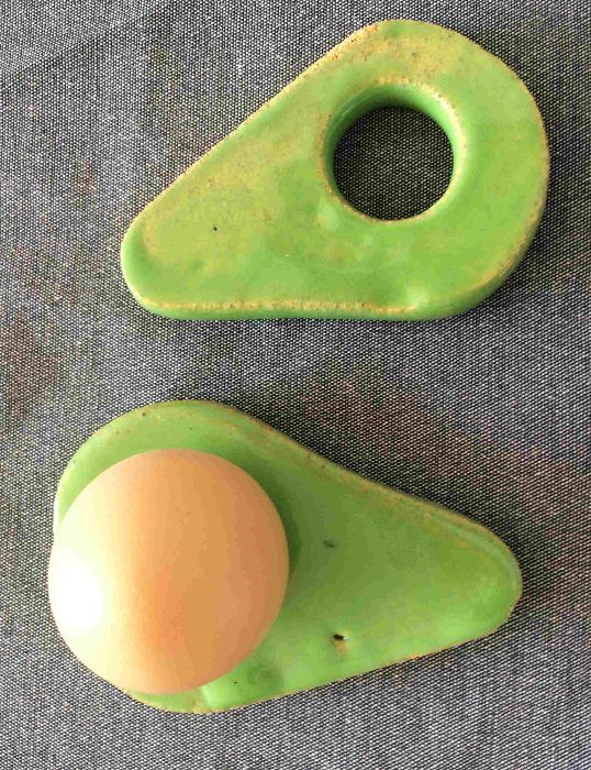 Podstawki do jajek jak awokado, ceramika handmade, Wielkanoc