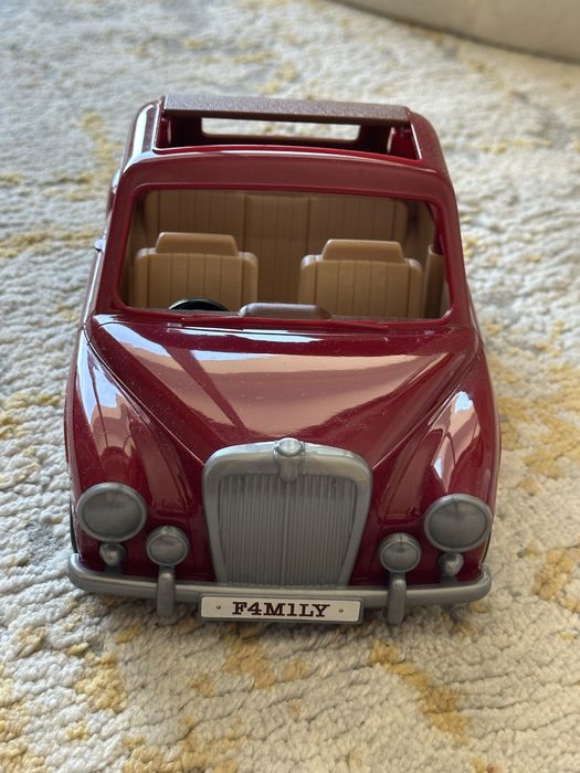 Carro Family Cruising Sylvanian Family