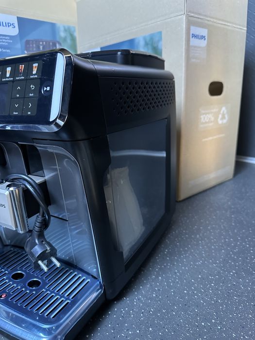 Philips 5500 кавомашина автоматична