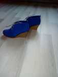 Buty na koturnie. Rozmiar 37
