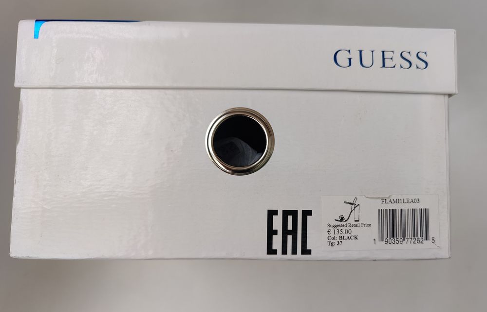 Босоніжки шкіряні Guess