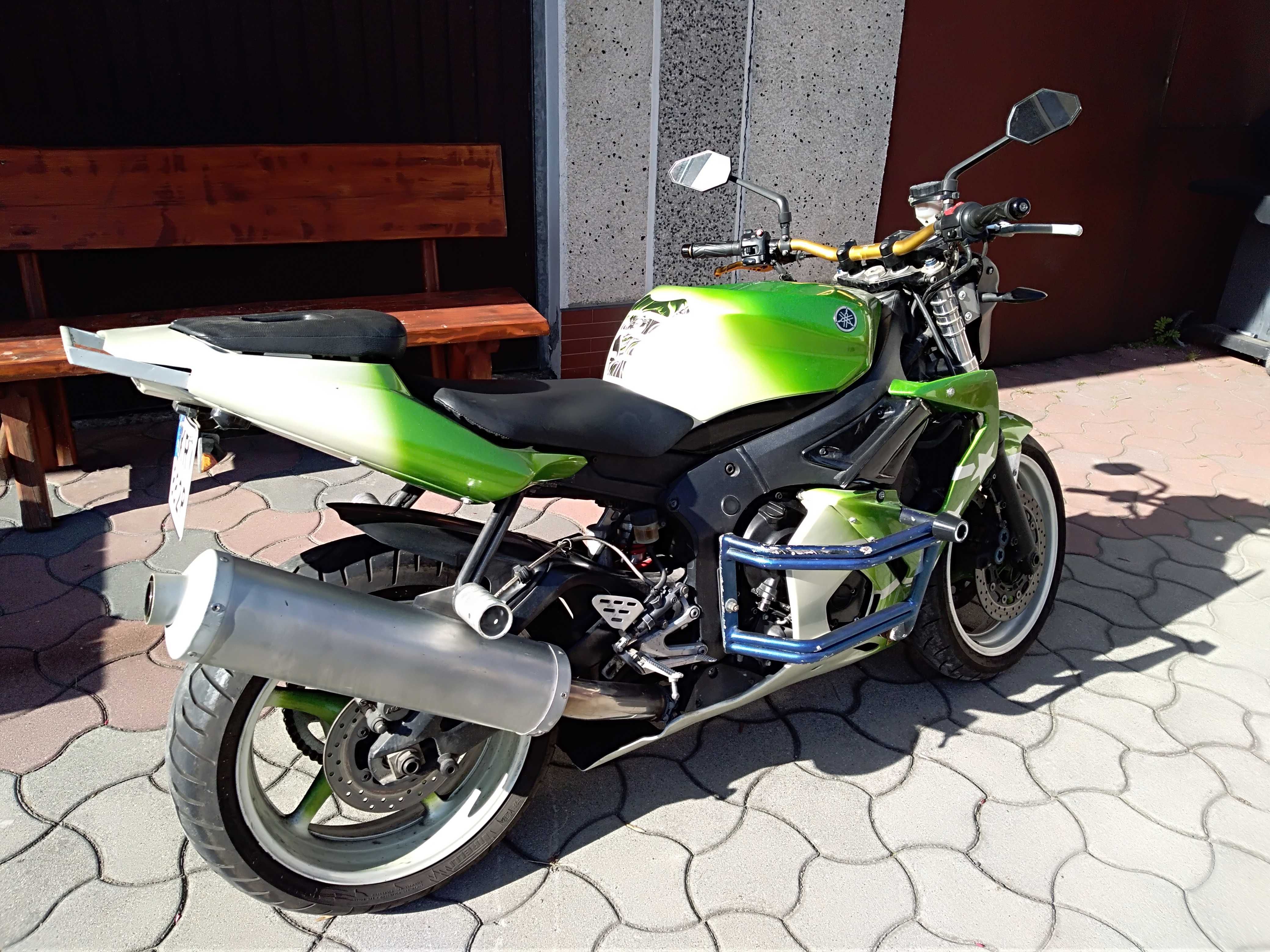 Yamaha R6 Naked 2003r.  30tys. km Ważne OC i przegląd +dodatki.