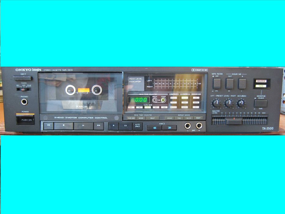 Касетна дека продаю