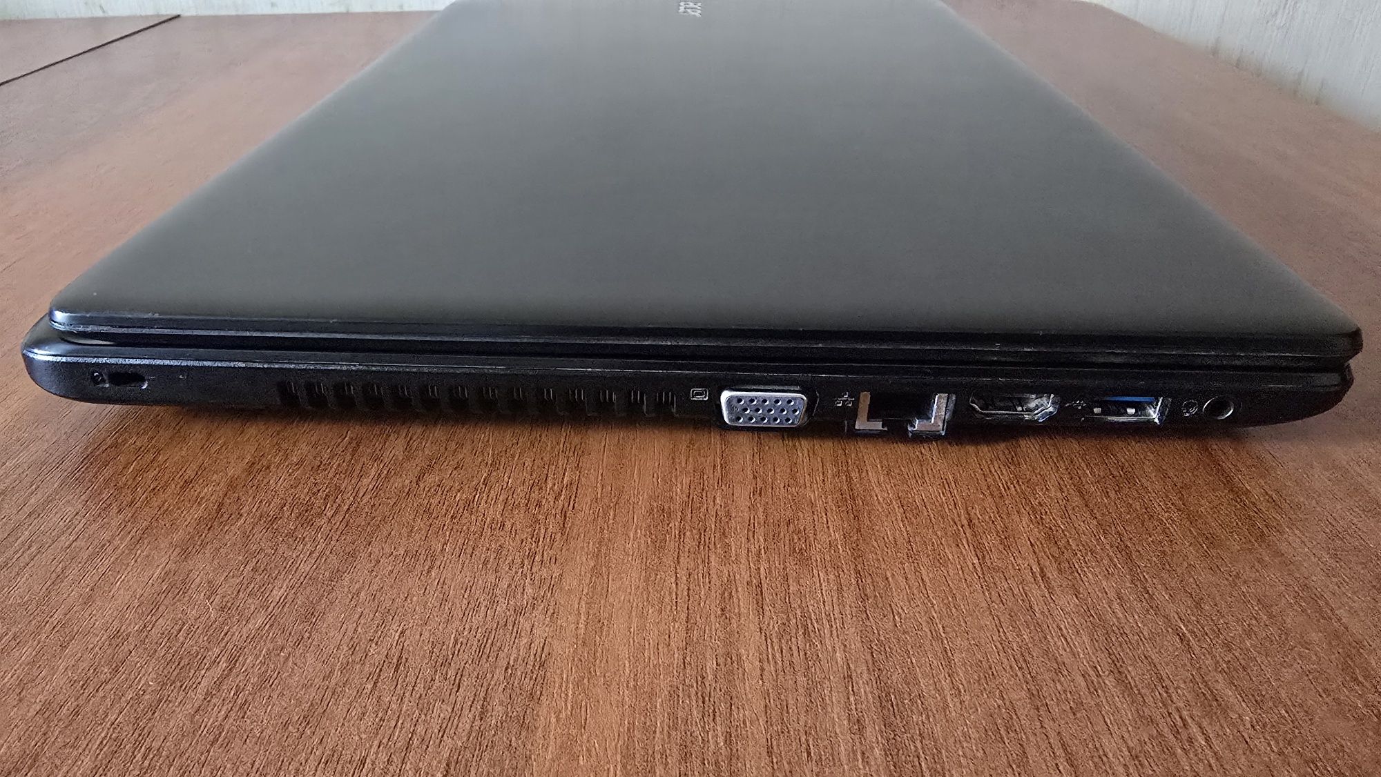 Продам ноутбук Aser в идеале. AMD 4ядр, 8 GB опер., SSD 120 + HDD 500