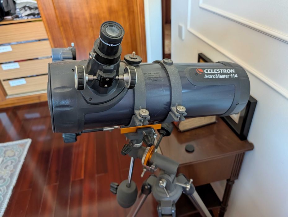 Telescópio Celestron 114 EQ