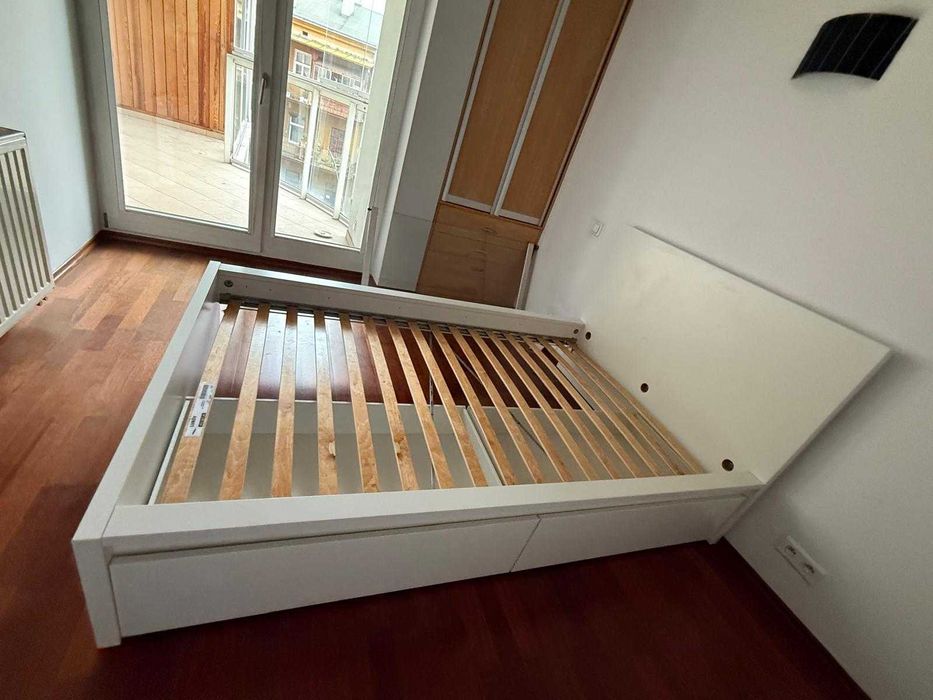 Łóżko Malm z  Ikea 120x200 z dwoma szufladami