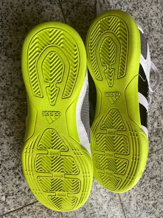 Ténis Adidas Predator 33