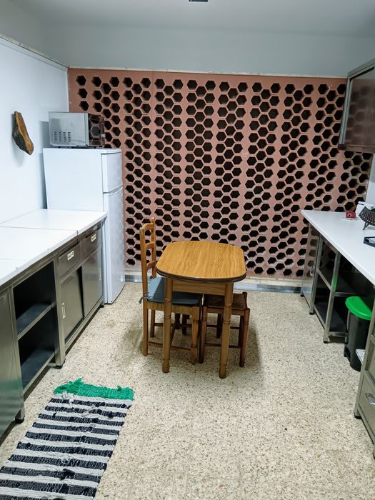 Alugo quarto solteiro