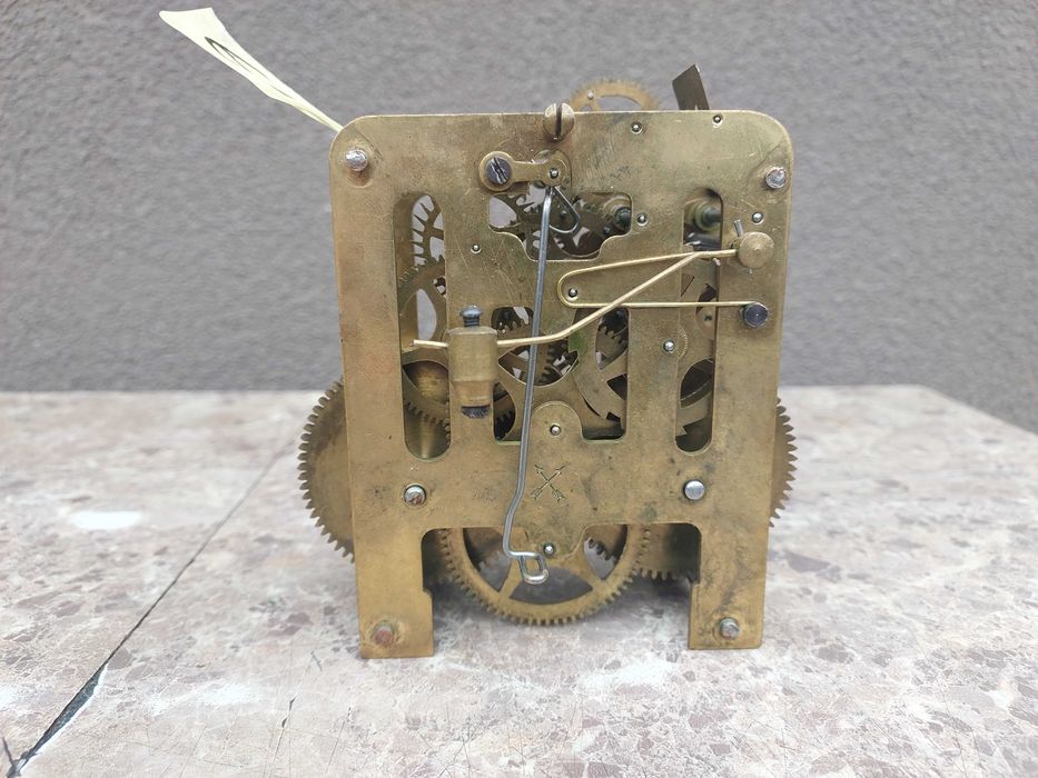 610 Mechanizm starego zegara ściennego HAU