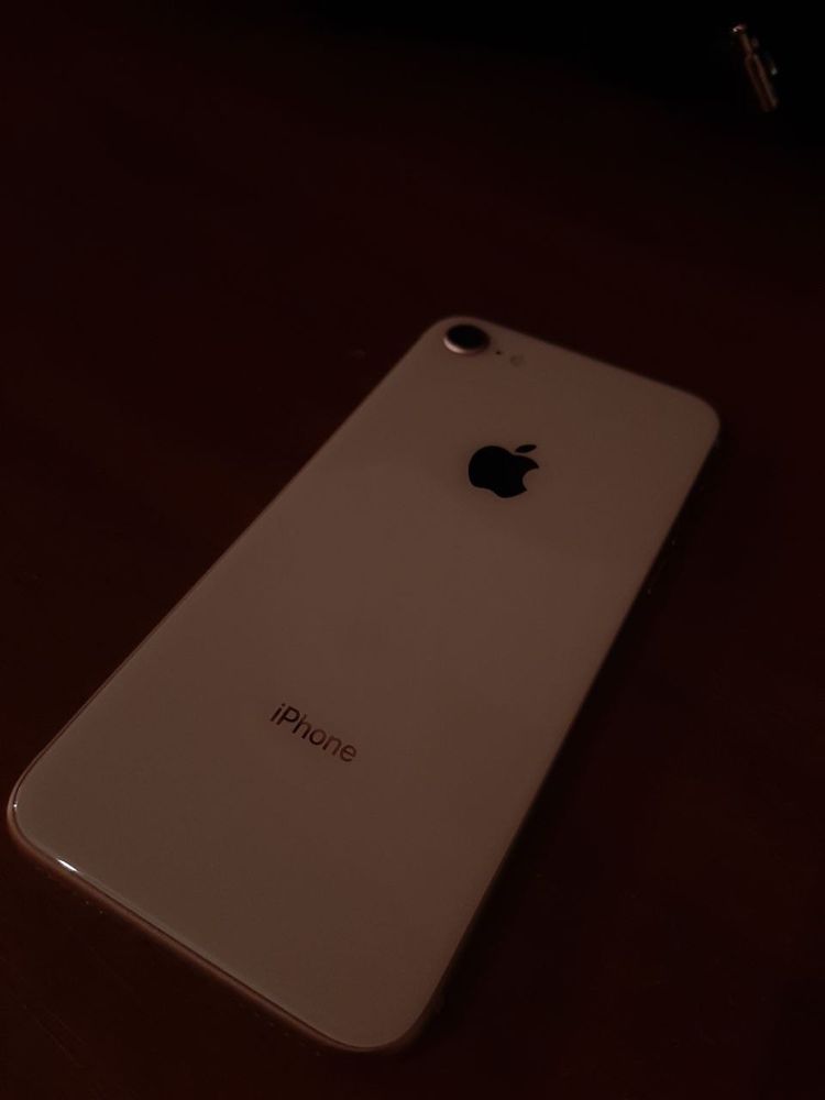 IPhone 8 gold в стані нового срочно